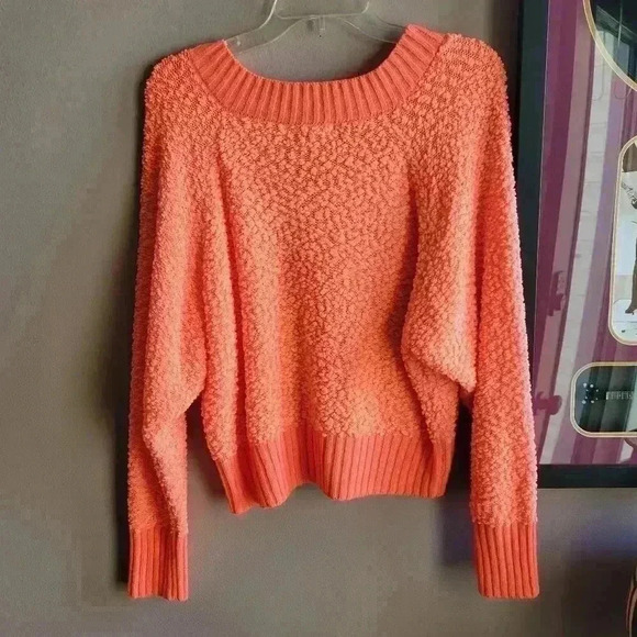 Full Circle Sweater Large Vibrant Orange Color Long Sleeve V Neck Light WEIGHT - Picture 2 of 8